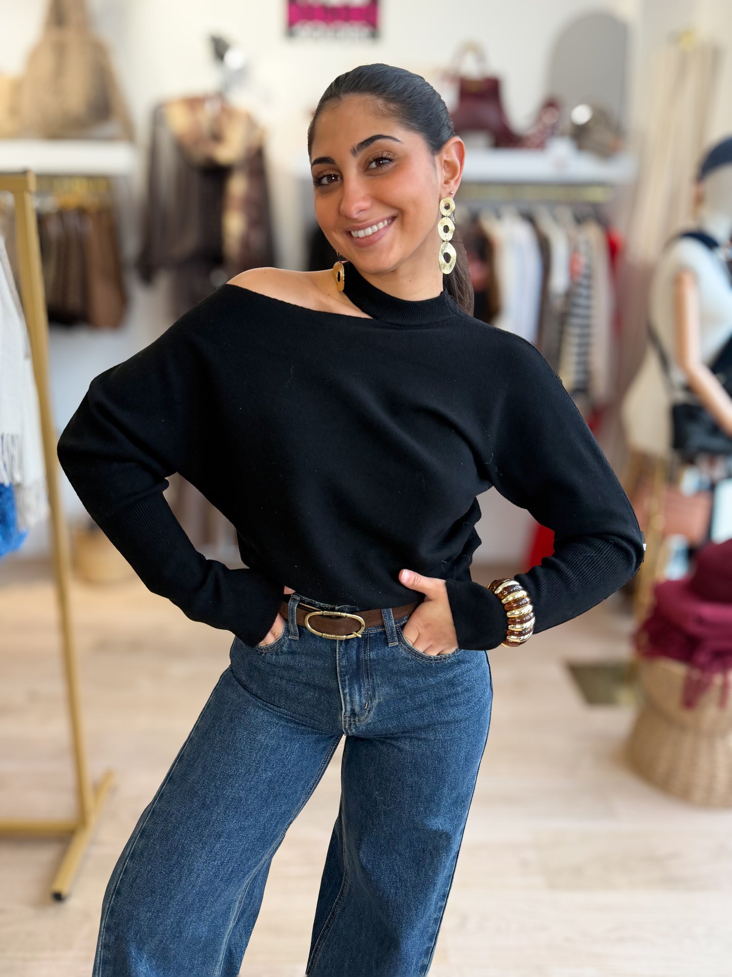 Pull Clarice noir asymétrique chic